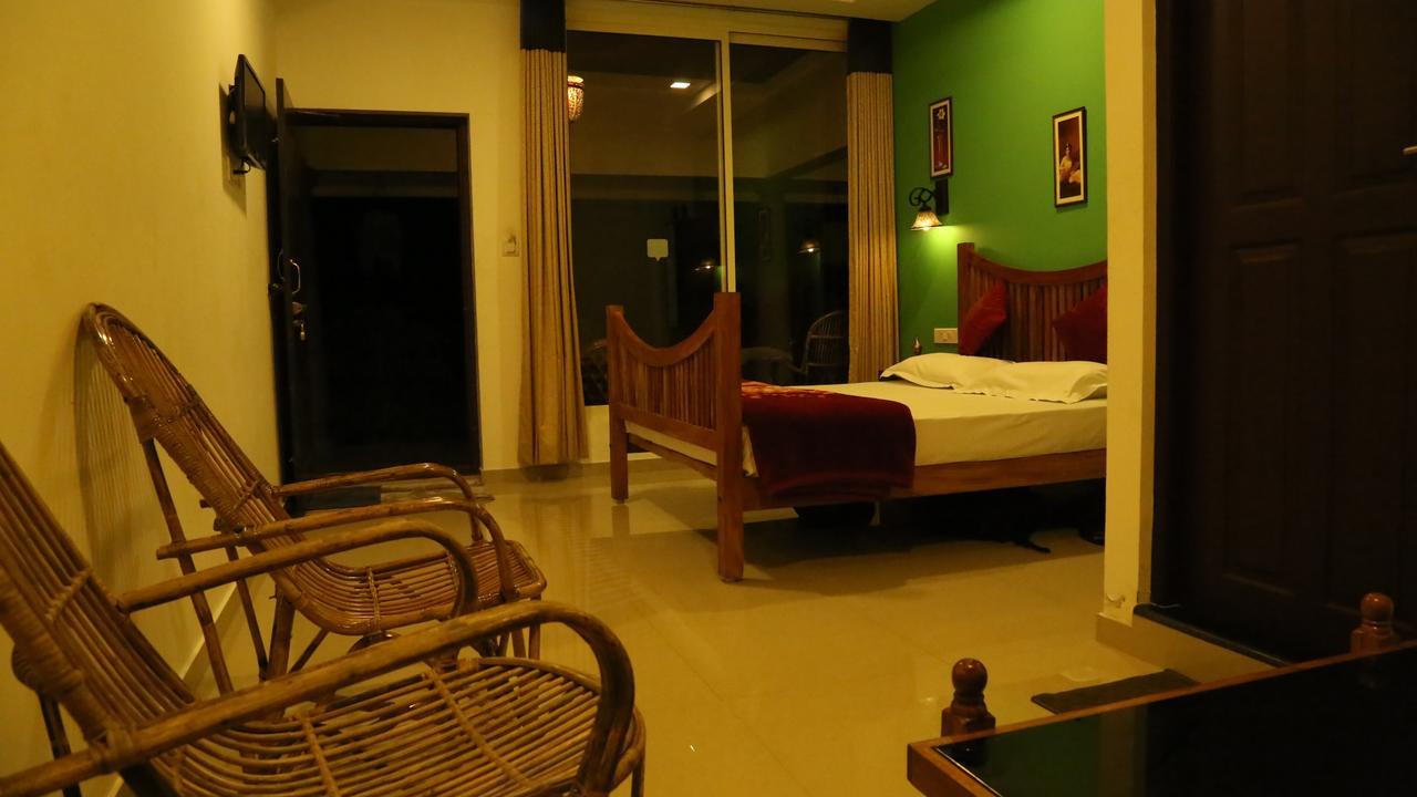 Tranquil Valley Resort Мунар Екстериор снимка